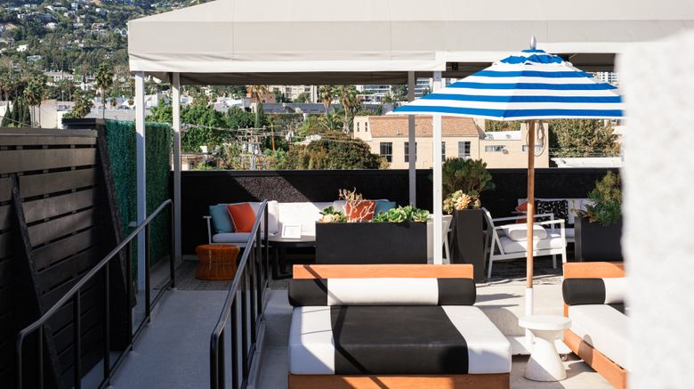 <b>Le Parc at Melrose Pool</b>. Images powered by <a href="https://www.leonardoworldwide.com/" title="Leonardo Worldwide" target="_blank">Leonardo</a>.