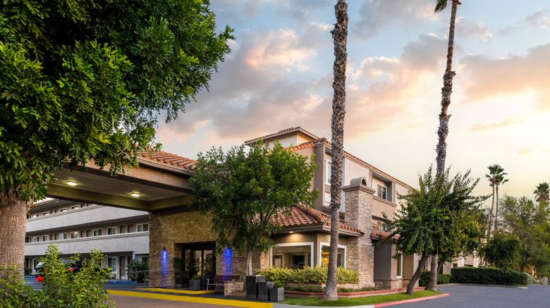 <b>Holiday Inn Express Simi Valley Exterior</b>. Images powered by <a href="https://www.leonardoworldwide.com/" title="Leonardo Worldwide" target="_blank">Leonardo</a>.