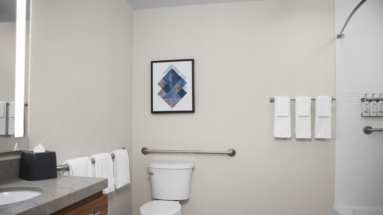 Candlewood Suites Alexandria Room