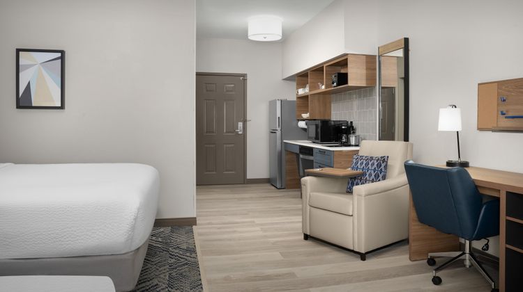 Candlewood Suites Alexandria Room