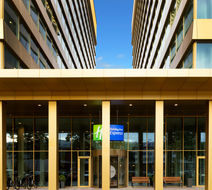 Holiday Inn Express North Riverside Exterior