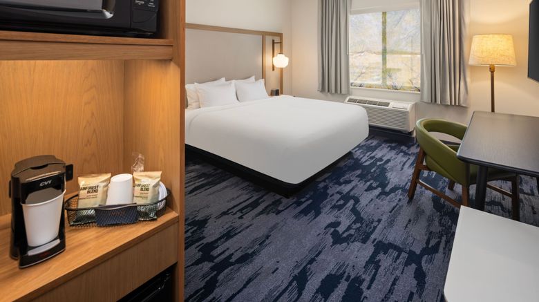 <b>Fairfield Inn & Suites by Marriott Room</b>. Images powered by <a href="https://www.leonardoworldwide.com/" title="Leonardo Worldwide" target="_blank">Leonardo</a>.