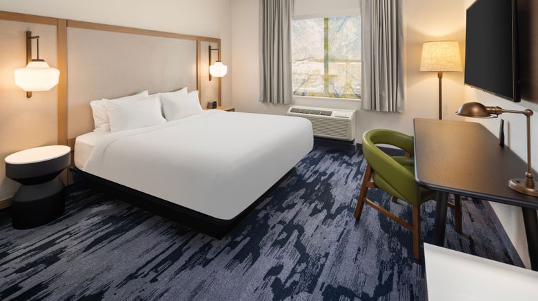 <b>Fairfield Inn & Suites by Marriott Room</b>. Images powered by <a href="https://www.leonardoworldwide.com/" title="Leonardo Worldwide" target="_blank">Leonardo</a>.