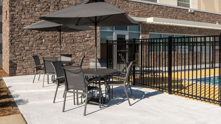 Fairfield Inn & Suites Redstone Gateway Pool