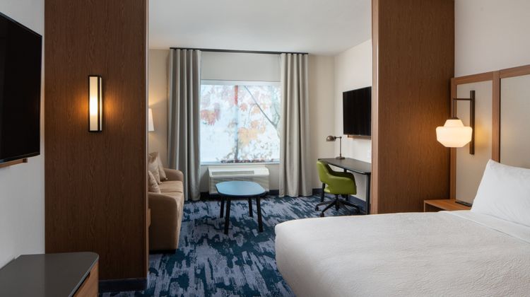 Fairfield Inn & Suites Redstone Gateway Room