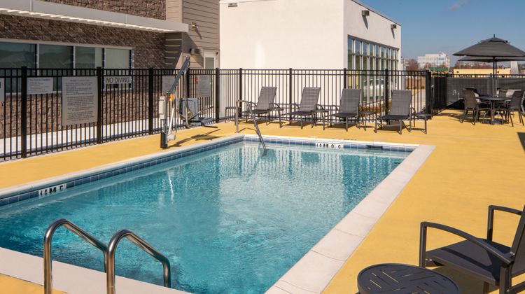 Fairfield Inn & Suites Redstone Gateway Pool
