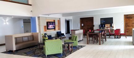 Holiday Inn Express & Suites Dallas East Exterior