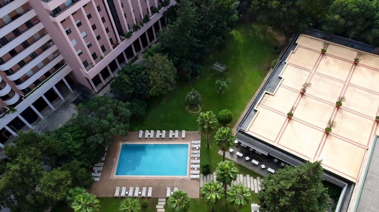 Marriott Lisbon Hotel Pool