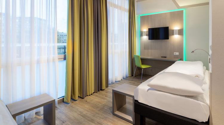 B&B Hotel Bochum-Hbf Room