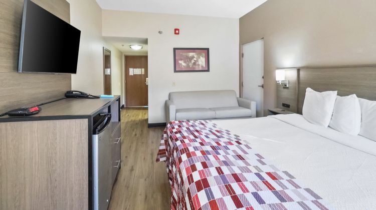 Red Roof Suites Fayetteville-Fort Bragg Room