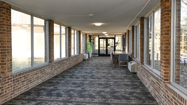 <b>Holiday Inn Cleveland-Mayfield Lobby</b>. Images powered by <a href="https://www.leonardoworldwide.com/" title="Leonardo Worldwide" target="_blank">Leonardo</a>.