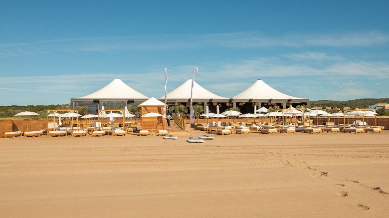 <b>Chateau l'Hospitalet Restaurant</b>. Images powered by <a href="https://www.leonardoworldwide.com/" title="Leonardo Worldwide" target="_blank">Leonardo</a>.