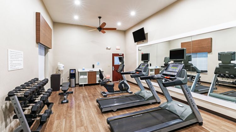 Holiday Inn Express Hotel & Suites Health Club
