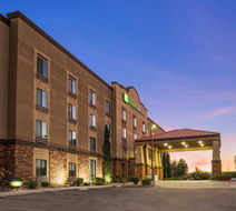 Holiday Inn Express Hotel & Suites Exterior