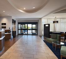 Courtyard Austin Airport Lobby