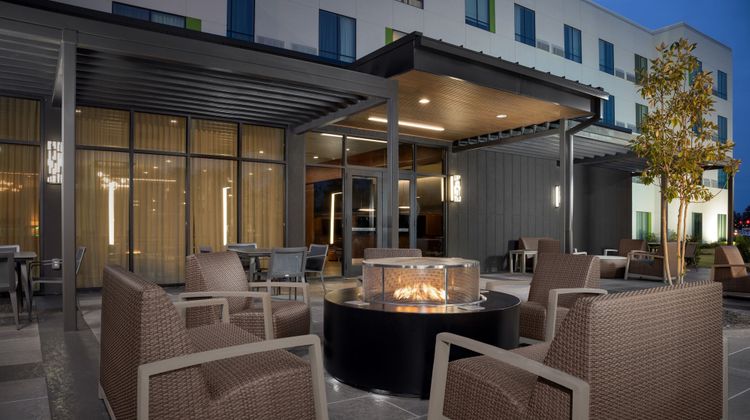 Courtyard By Marriott Northport Exterior