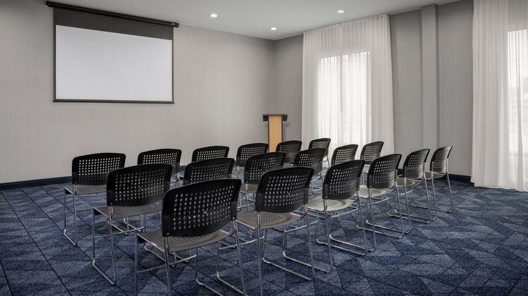 Courtyard By Marriott Northport Meeting