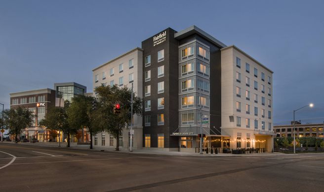 Fairfield Inn & Suites Dayton Downtown Exterior