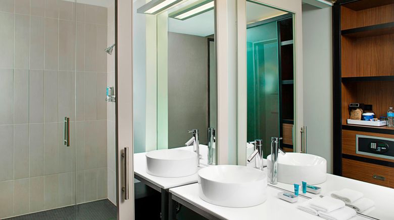 <b>Aloft Cleveland Beachwood Room</b>. Images powered by <a href="https://www.leonardoworldwide.com/" title="Leonardo Worldwide" target="_blank">Leonardo</a>.