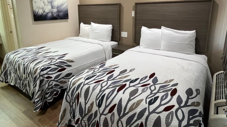 Red Roof Inn Haltom City Room