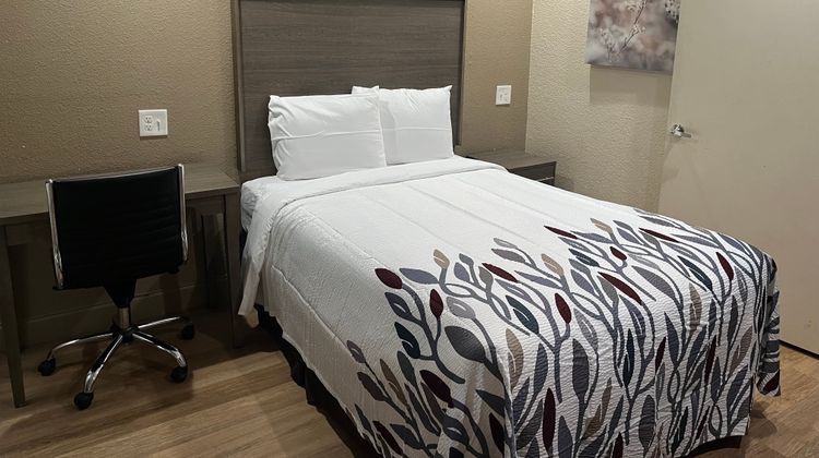 Red Roof Inn Haltom City Room