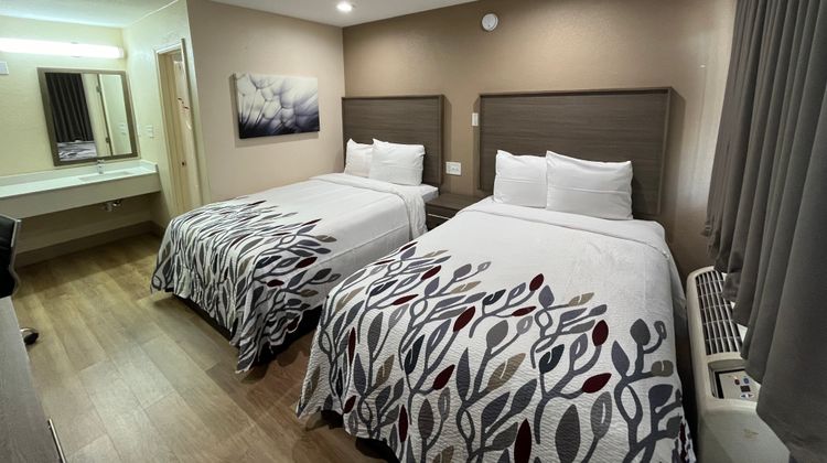 Red Roof Inn Haltom City Room