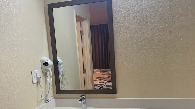 Red Roof Inn Haltom City Room