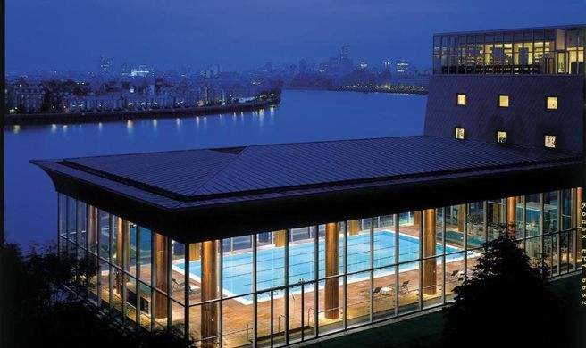 Canary Riverside Plaza Hotel Exterior