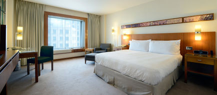 Canary Riverside Plaza Hotel Exterior