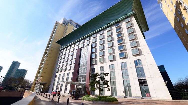 Canary Riverside Plaza Hotel Exterior