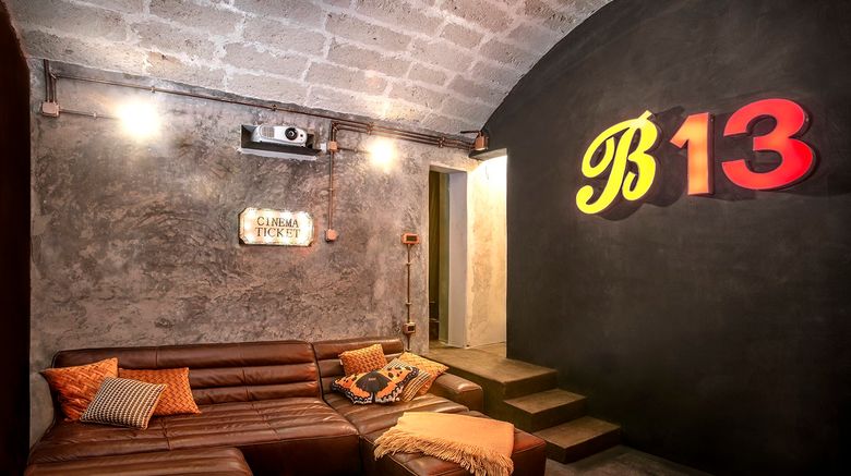 <b>Castle Elvira Lobby</b>. Images powered by <a href="https://www.leonardoworldwide.com/" title="Leonardo Worldwide" target="_blank">Leonardo</a>.
