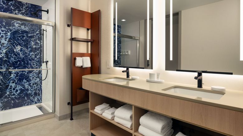 <b>Cascade Hotel, a Tribute Portfolio Hotel Room</b>. Images powered by <a href="https://www.leonardoworldwide.com/" title="Leonardo Worldwide" target="_blank">Leonardo</a>.