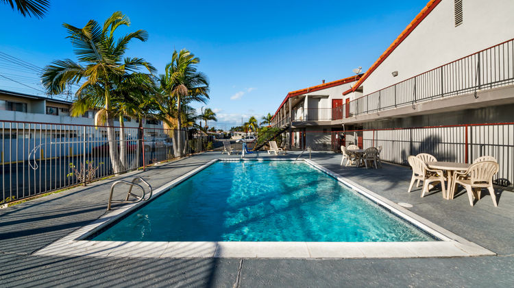Red Roof Inn Los Angeles–Bellflower Pool