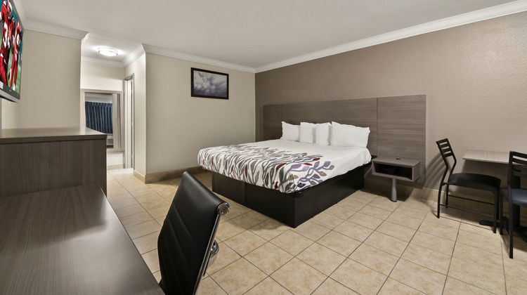 Red Roof Inn Los Angeles–Bellflower Room