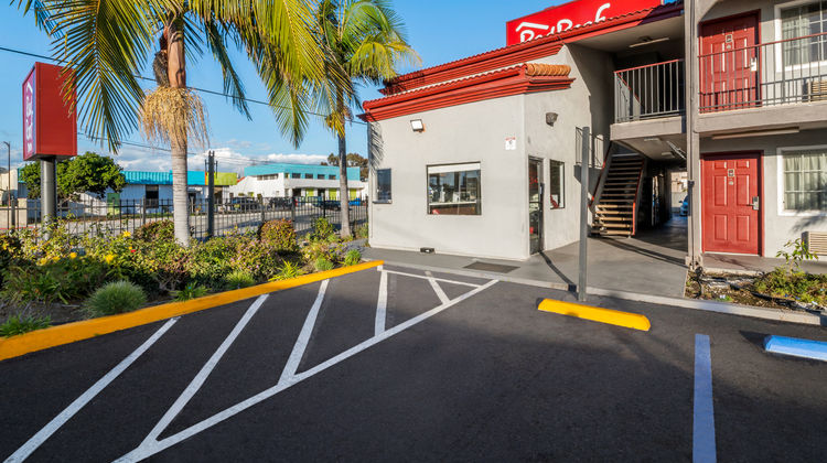 Red Roof Inn Los Angeles–Bellflower Exterior