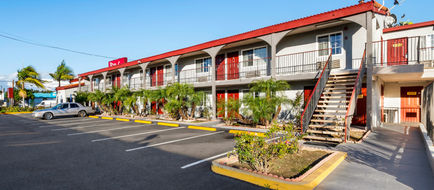 Red Roof Inn Los Angeles–Bellflower Exterior