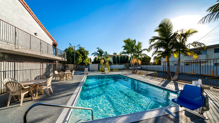 Red Roof Inn Los Angeles–Bellflower Pool