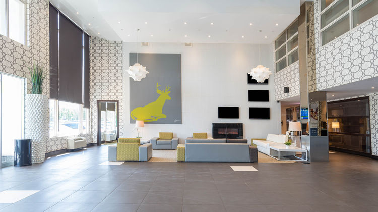 Sandman Hotel & Stes Calgary South Lobby