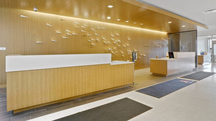 Marriott Chicago Naperville Lobby