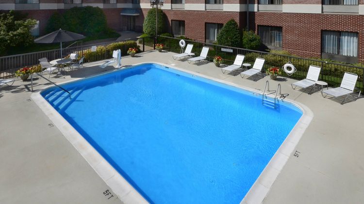 Fairfield Inn & Suites Charlottesville N Pool