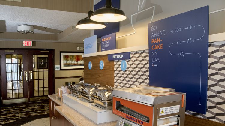 Holiday Inn Express & Suites Restaurant