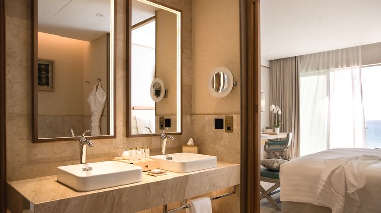 Jumeirah Muscat Bay Room