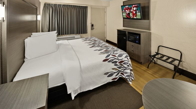 <b>Red Roof Inn Chapel Hill - UNC Room</b>. Images powered by <a href="https://www.leonardoworldwide.com/" title="Leonardo Worldwide" target="_blank">Leonardo</a>.