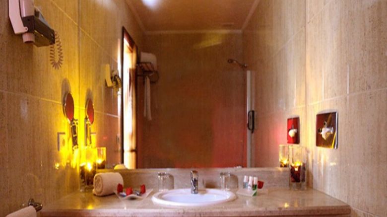 <b>Bayview Hotel Suite</b>. Images powered by <a href="https://www.leonardoworldwide.com/" title="Leonardo Worldwide" target="_blank">Leonardo</a>.