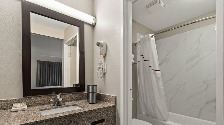 <b>Red Roof Inn Spartanburg I-85 Room</b>. Images powered by <a href="https://www.leonardoworldwide.com/" title="Leonardo Worldwide" target="_blank">Leonardo</a>.