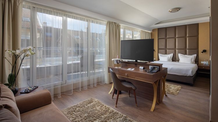 Continental Hotel Budapest Suite