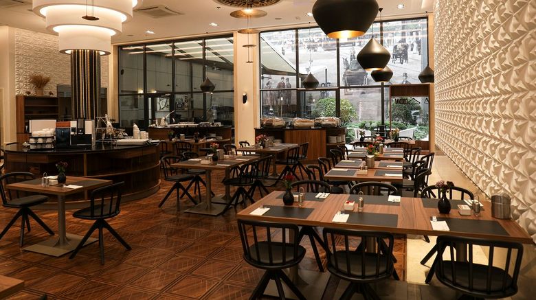 <b>Continental Hotel Budapest Restaurant</b>. Images powered by <a href="https://www.leonardoworldwide.com/" title="Leonardo Worldwide" target="_blank">Leonardo</a>.