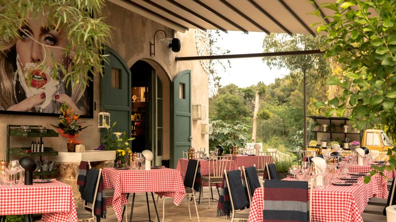 <b>Castle Elvira Restaurant</b>. Images powered by <a href="https://www.leonardoworldwide.com/" title="Leonardo Worldwide" target="_blank">Leonardo</a>.