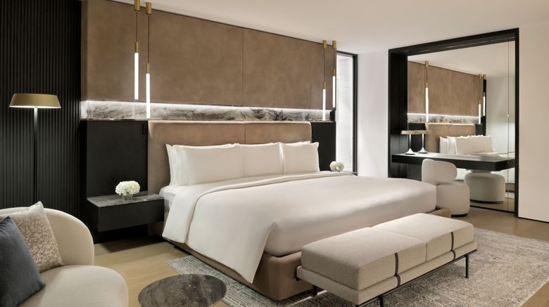 <b>Sheraton Grand Hotel Dubai Room</b>. Images powered by <a href="https://www.leonardoworldwide.com/" title="Leonardo Worldwide" target="_blank">Leonardo</a>.