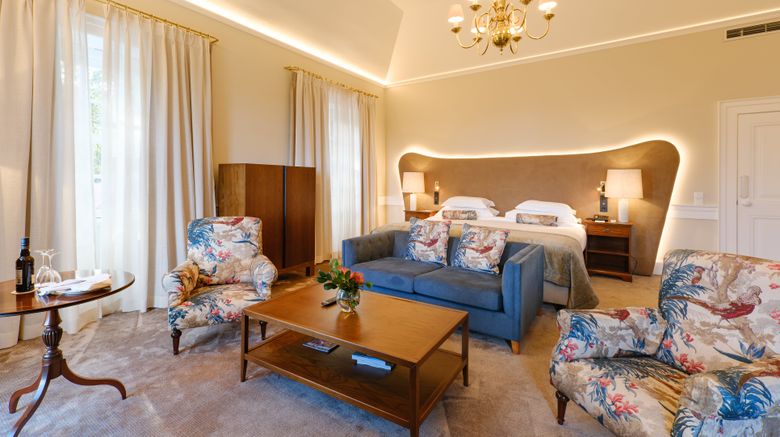 <b>Casa Velha do Palheiro Suite</b>. Images powered by <a href="https://www.leonardoworldwide.com/" title="Leonardo Worldwide" target="_blank">Leonardo</a>.